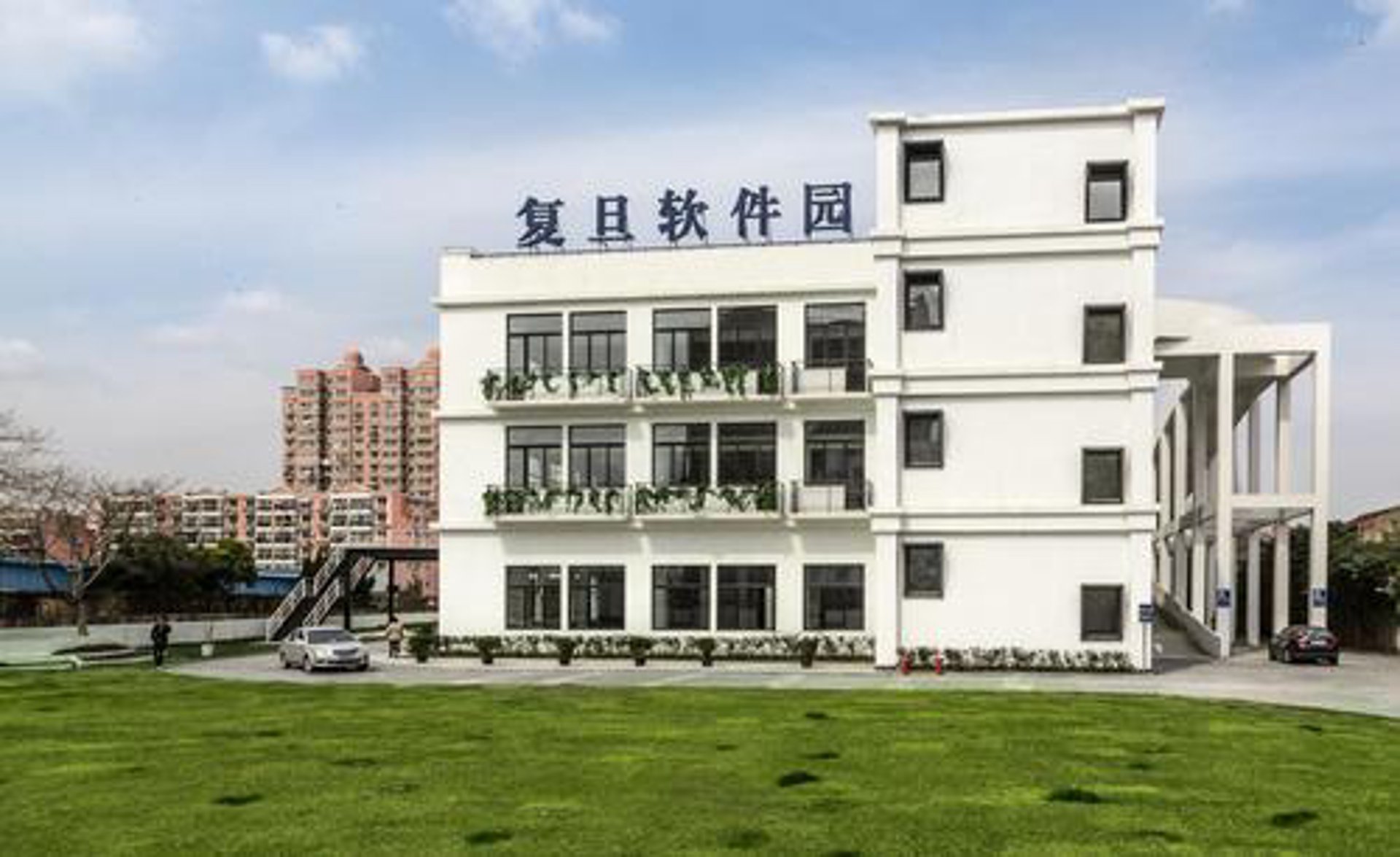 商务信息咨询选购指南:如何挖掘企业成长的金钥匙